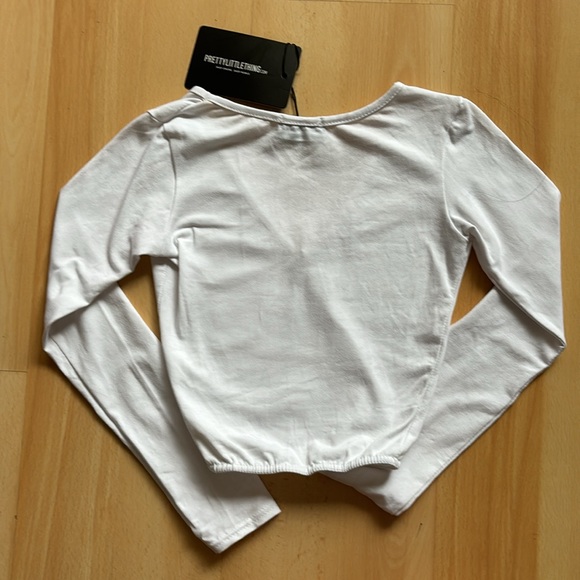 NWT PrettyLittleThing White Cropped Long Sleeve Top - Picture 2 of 4